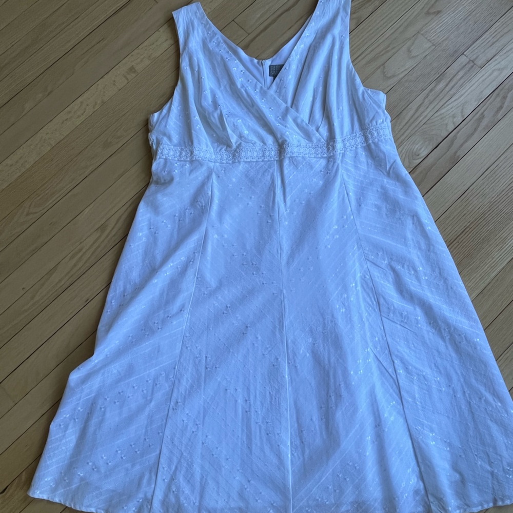 Rabbit Rabbit Rabbit 22w V Neck White Dress. - image 5